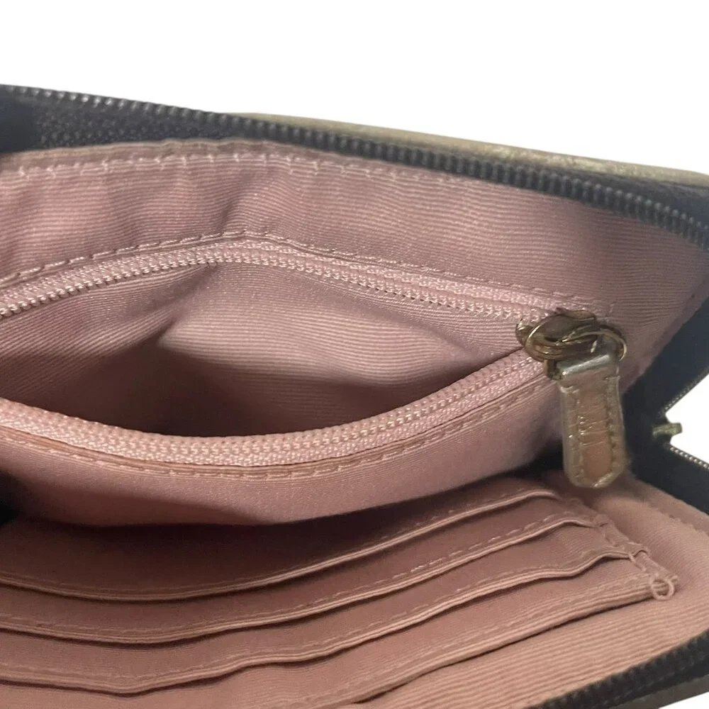 Coach Signature C Canvas Wristlet (missing strap) with Flower - Picture 11 of 11